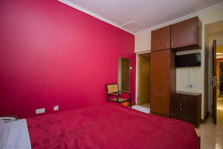 Room 5 of 34