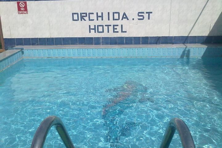 Pool Hotel