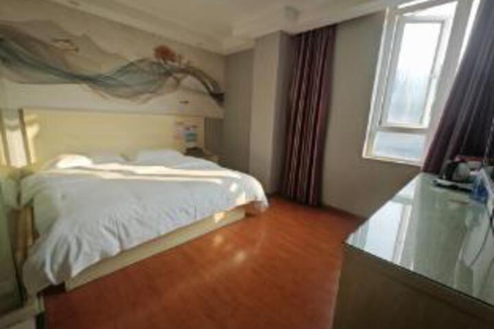 Room 10 of 11