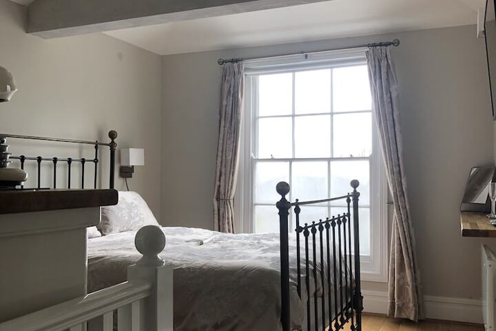 Room 3 of 45