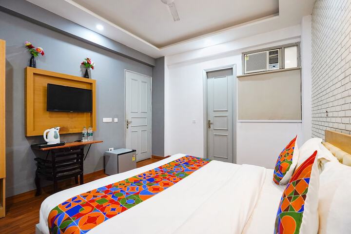 Room 10 of 24