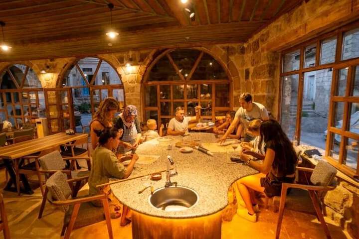 Dining 106 of 133