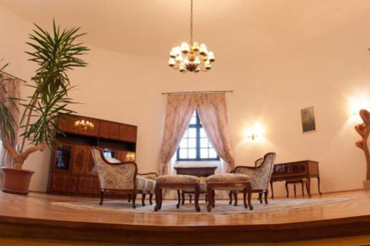 PECSVARADI VARSZALLO