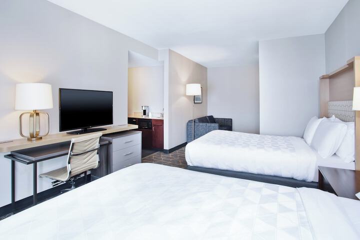 2 Queen Beds (4 of 19)
