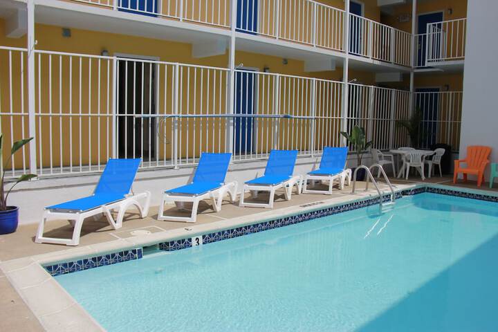 Pool 22 of 37