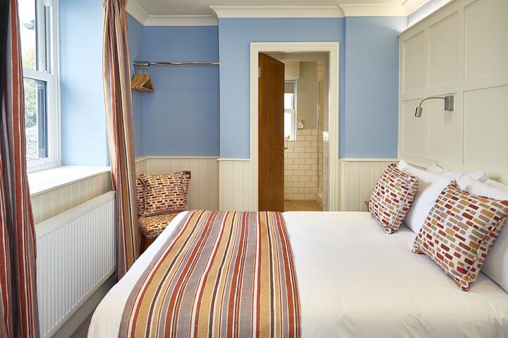 Room 27 of 75