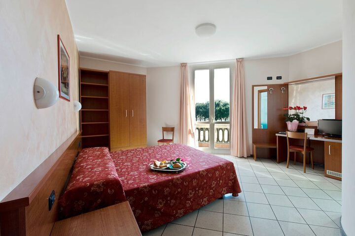 Room 7 of 47