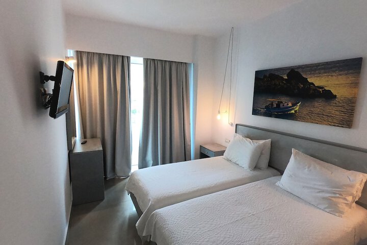 ALOS SUITES