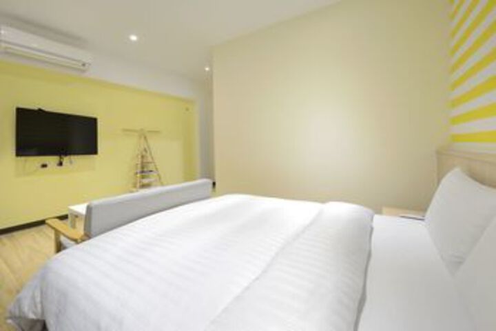 Room 14 of 37