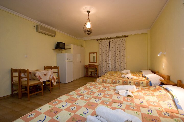 Room 12 of 37