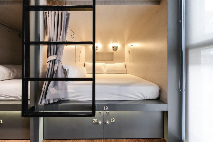 Room 12 of 42