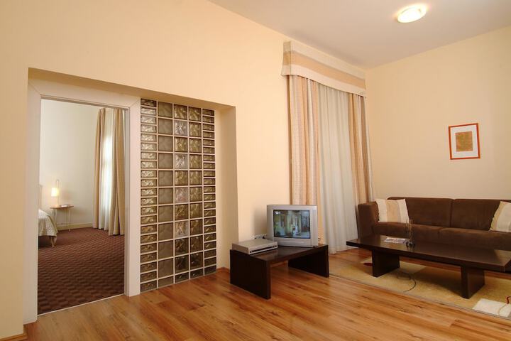 Room 14 of 60