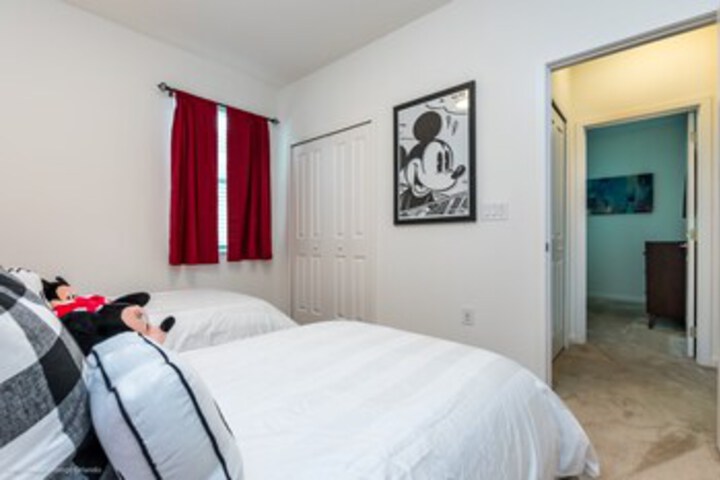 Room 176 of 241