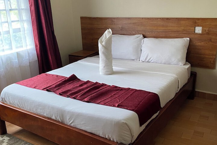 Room 4 of 15