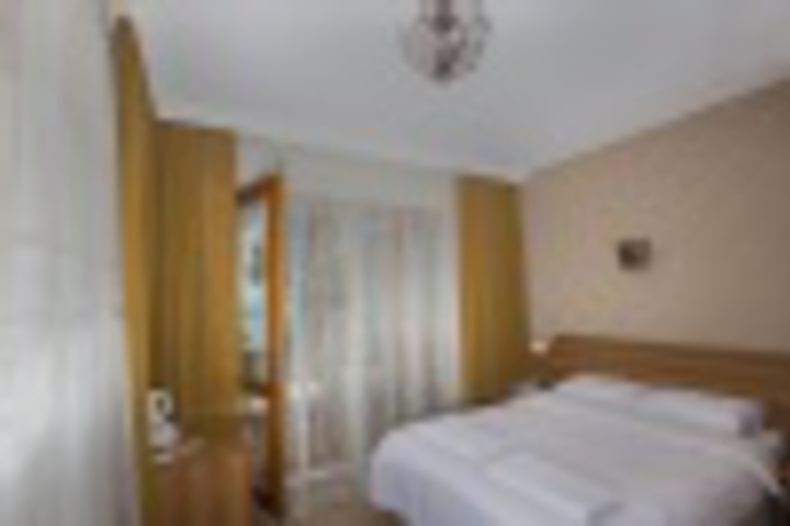 Room 172 of 216