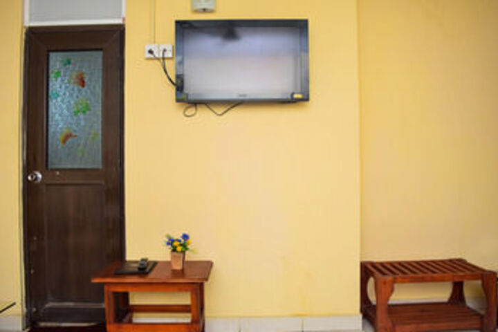 Room 12 of 16