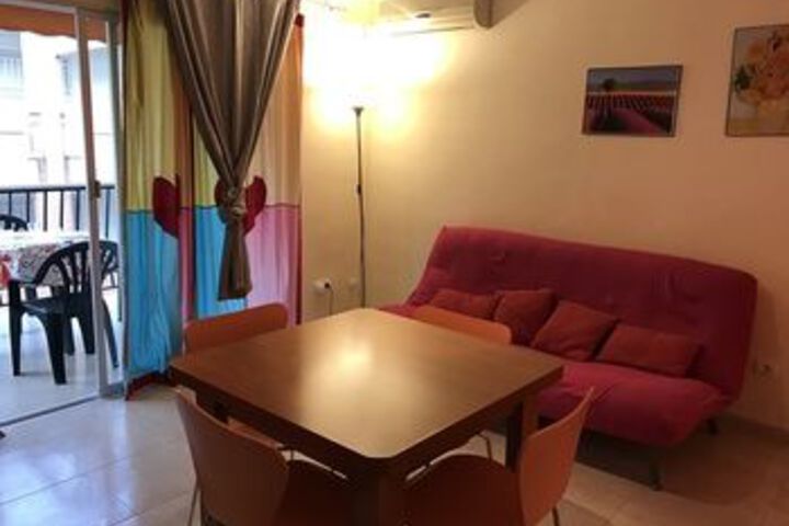 Room 5 of 9