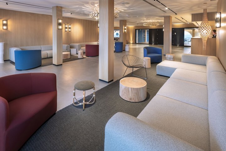 Guest Lobby