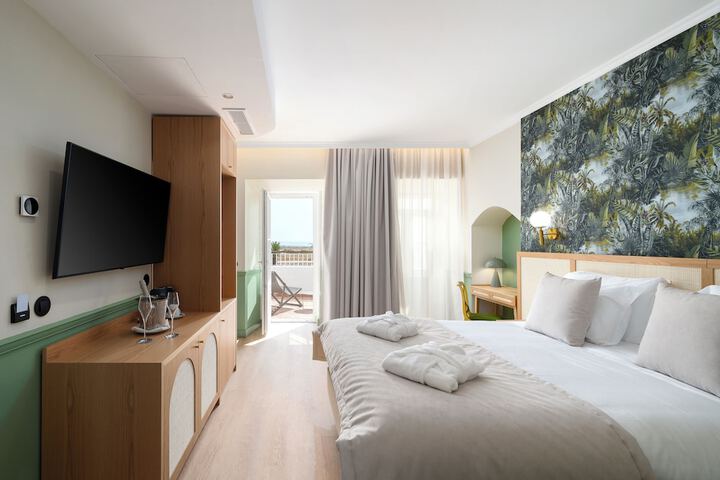 Room 4 of 51