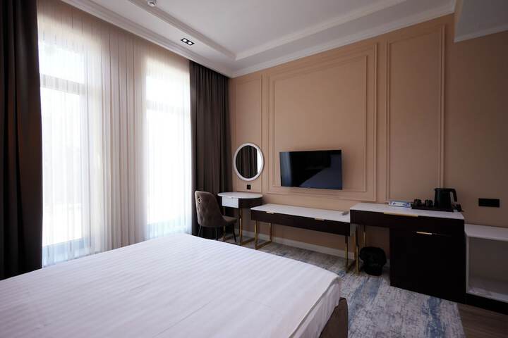 Room 9 of 40