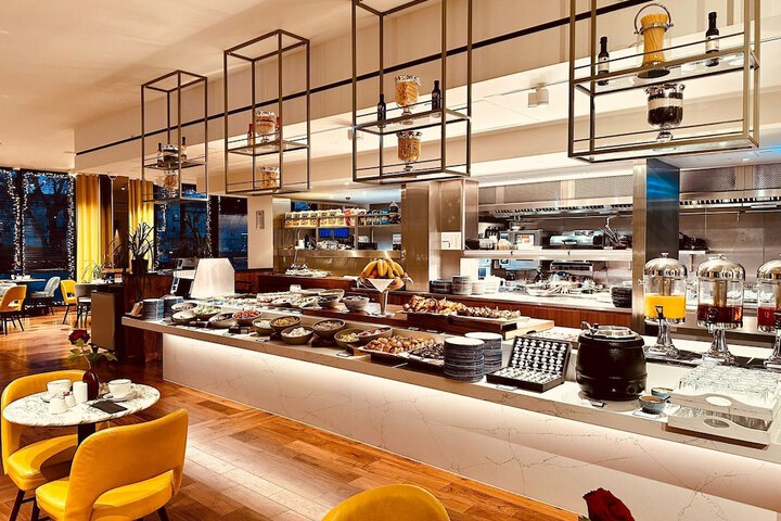Dining 46 of 70