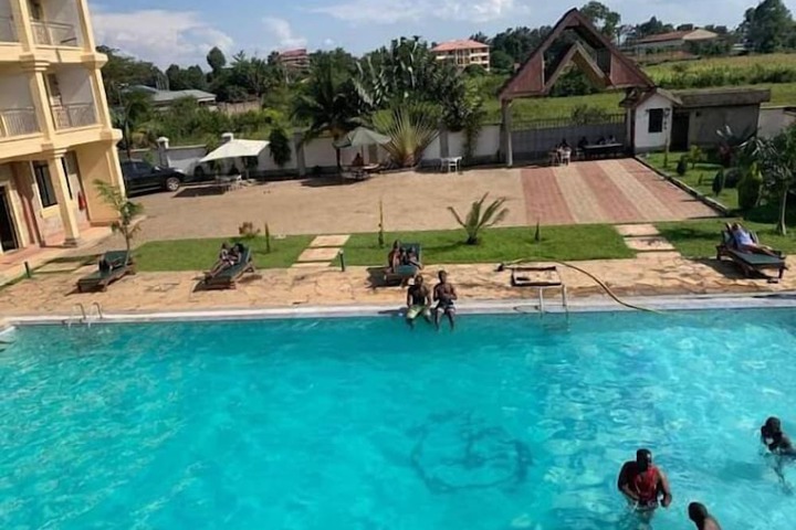 Pool 10 of 45