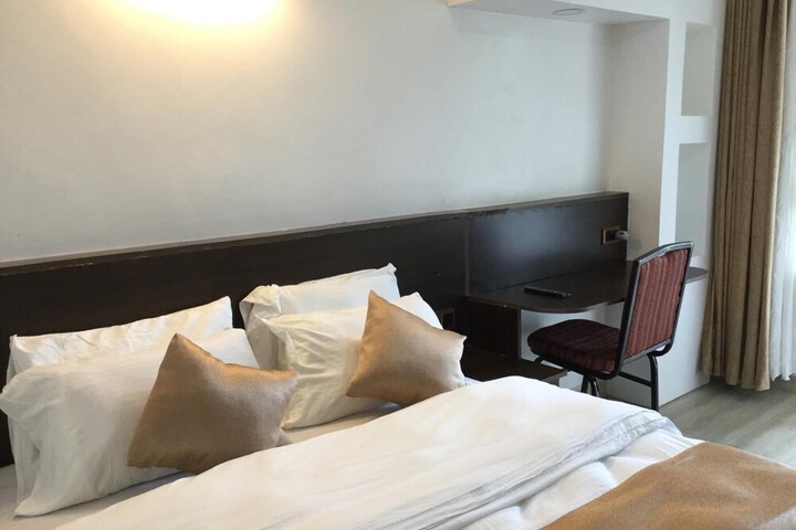 Room 4 of 57