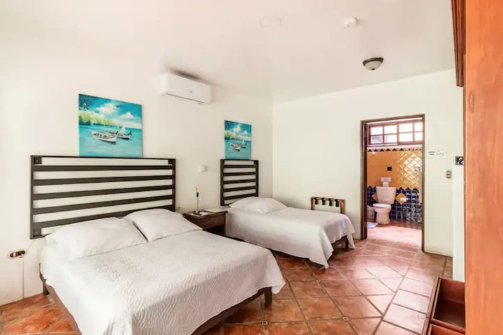 Room 6 of 45