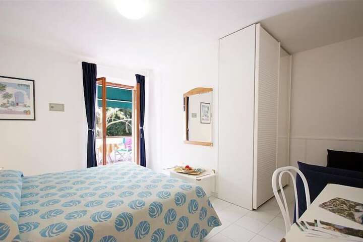 Room 30 of 110