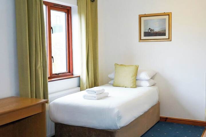 Room 4 of 24