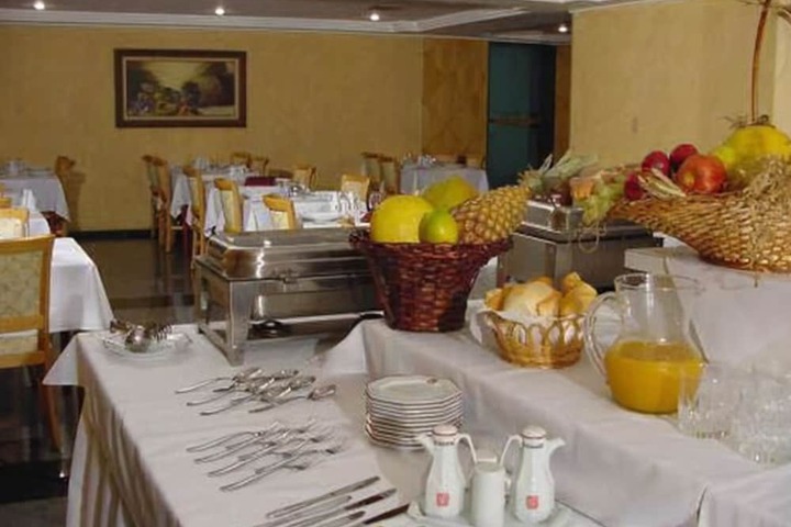 Breakfast/Coffee Service 32 of 40