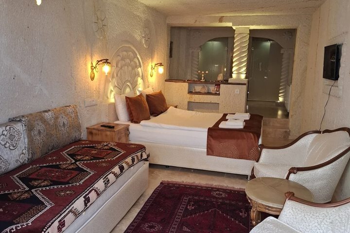 Room 2 of 67