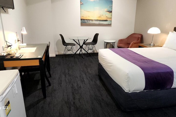 Room 26 of 47