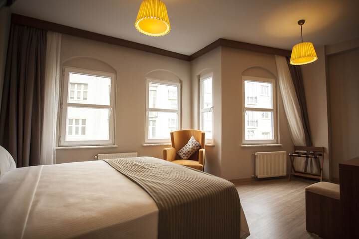 Room 15 of 23