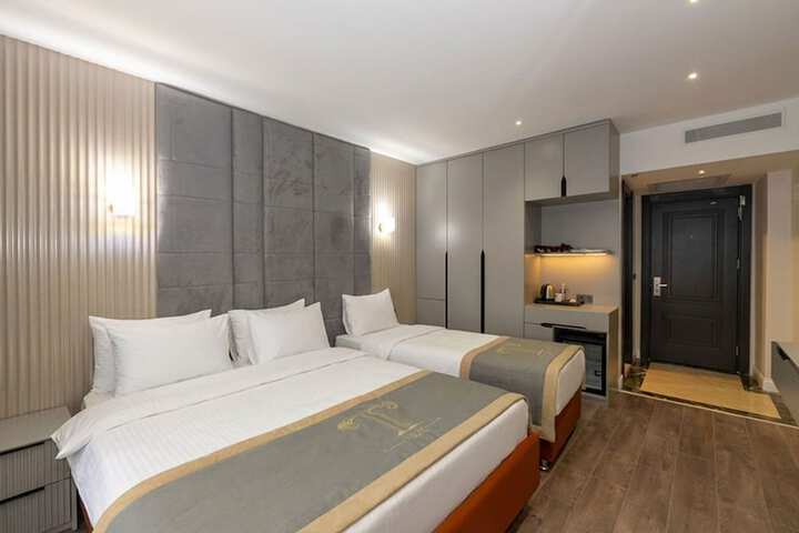 Room 19 of 74