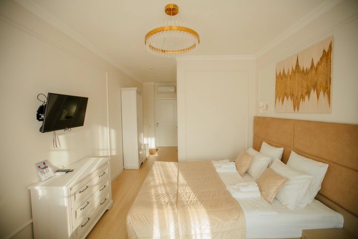 Room 7 of 7