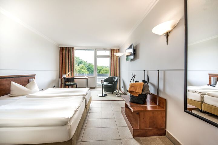Room 15 of 118