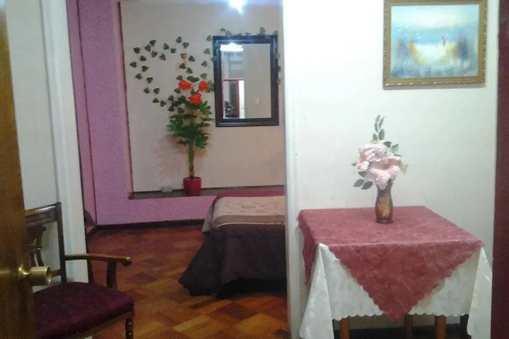 Room 6 of 9