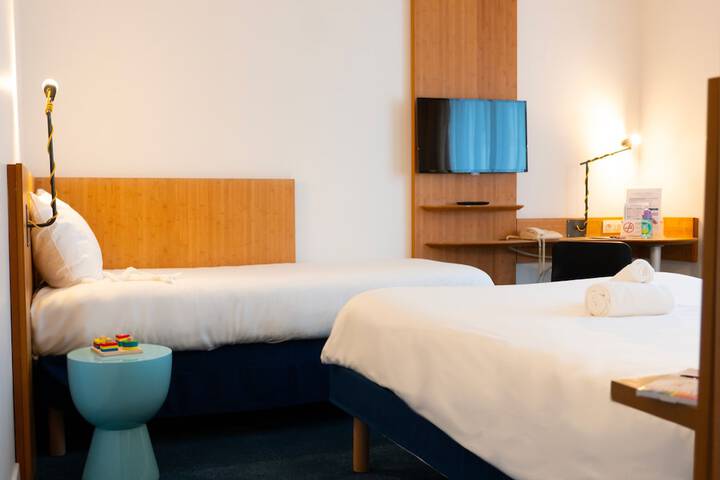 Room 5 of 64