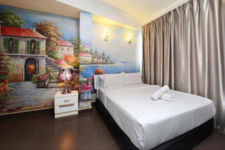 Room 10 of 15