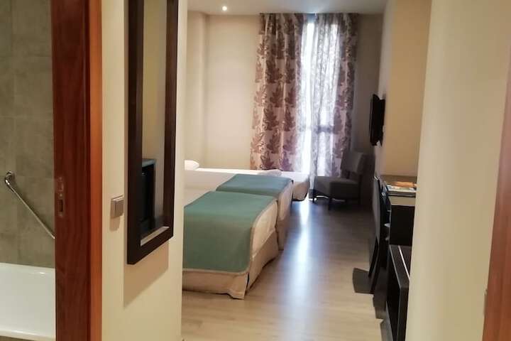 Room 20 of 93