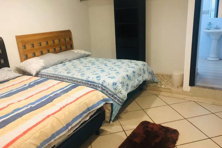 Room 9 of 28