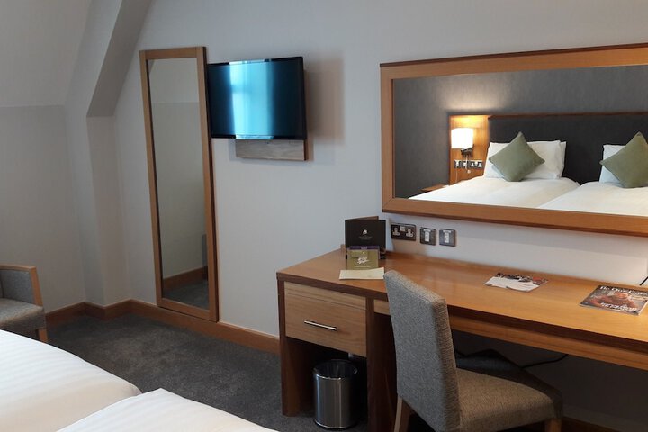 Room 14 of 65