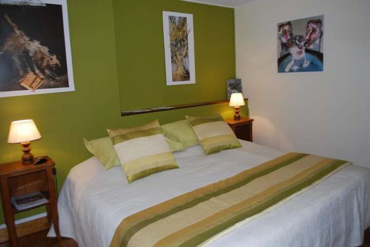 Room 8 of 90