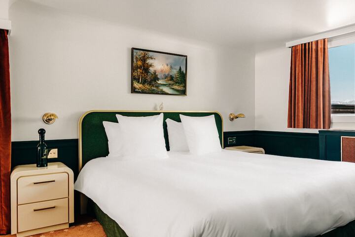 Room 5 of 62