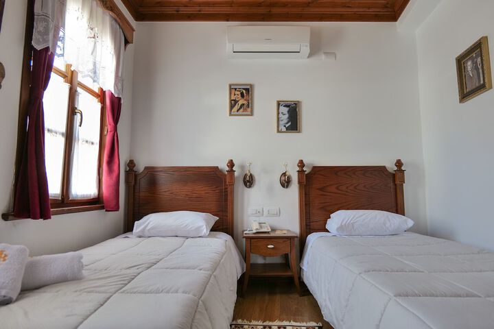 Room 35 of 62