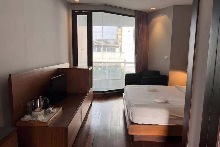 Room 4 of 23