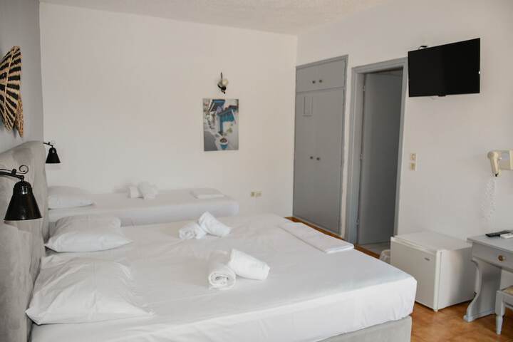 Room 11 of 106