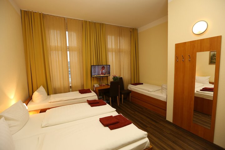Room 25 of 60