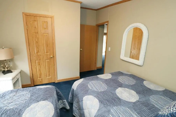 Room 4 of 10